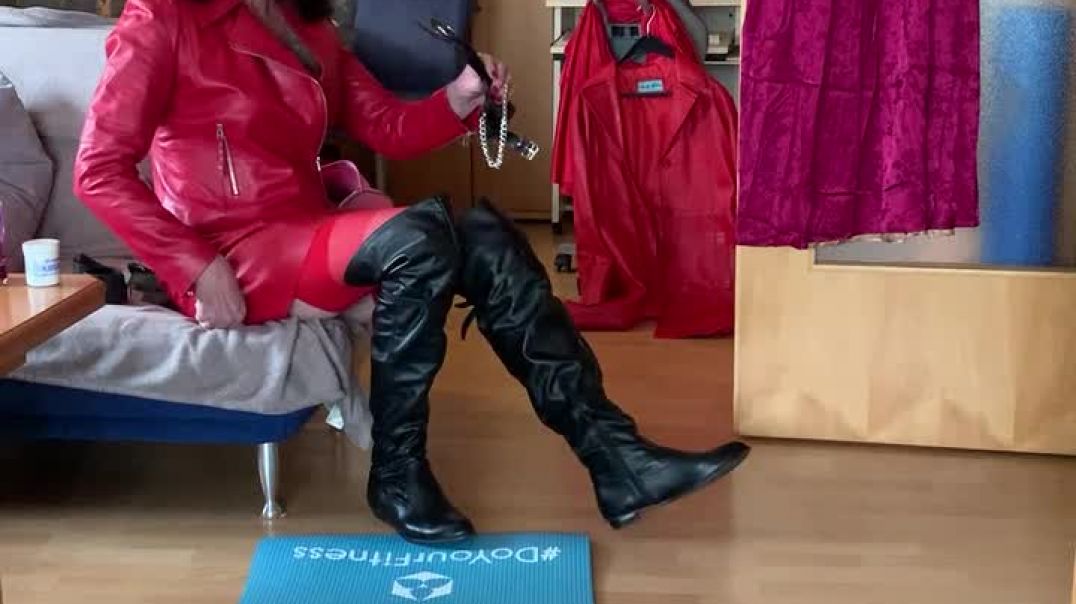 Ledernutte Erika-date with a leather slut